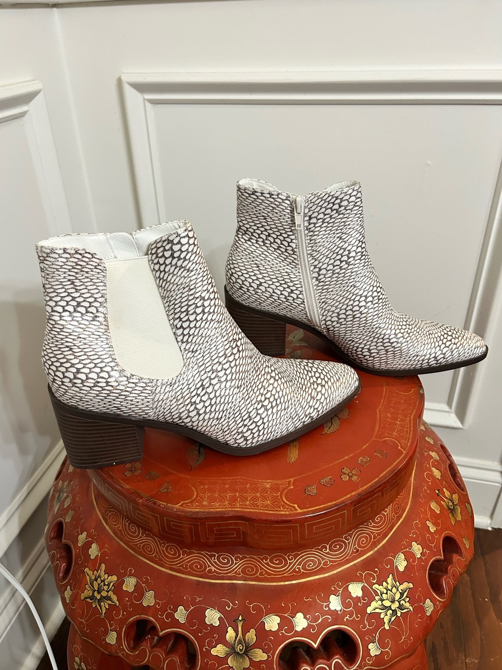 The Limited White Textured Kiki Chelsea Ankle Boots